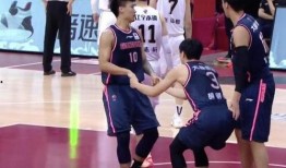 孟铎爆料赵睿受伤视频,赛场惊魂，球员健康引关注